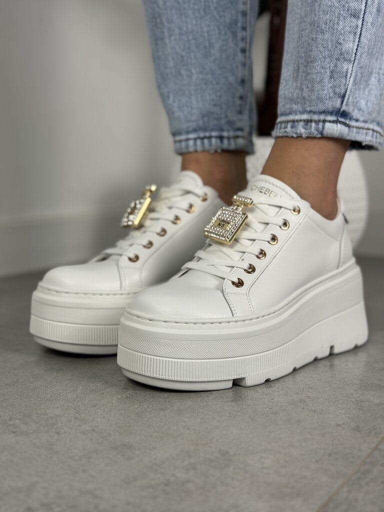 Modne sneakersy damskie białe – Wygodne buty na platformie Chebello - Styl miejski