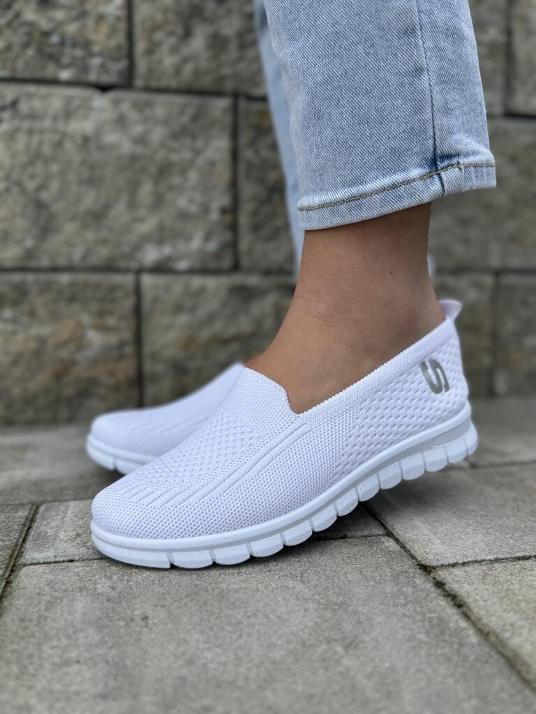 Białe tenisówki wsuwane damskie – Modne buty na każdą okazję Potocki - Na lato