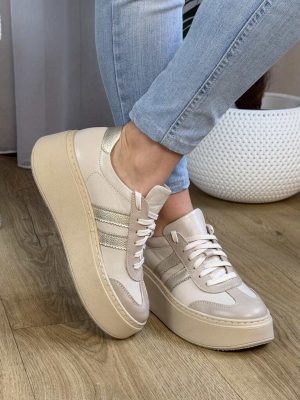 Beżowe sneakersy damskie GALANT 4032 półbuty sportowe skórzane na platformie - Styl casualowy