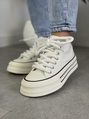 Trampki do kostki na grubym spodzie- Białe trampki damskie - Styl casualowy