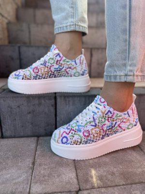 Koronkowe sneakersy damskie multikolor – Modne buty koronkowe T. Sokolski HEJ W503 - Do jeansów