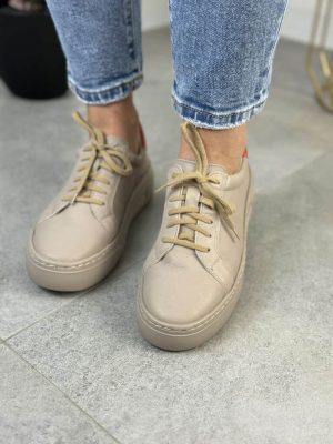 Białe sneakersy skórzane damskie na grubej podeszwie Wasak 0745 - Styl miejski