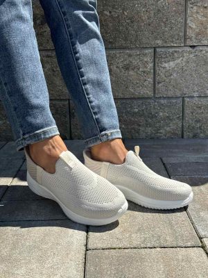 Beżowe wsuwane buty sportowe damskie Potocki 01312 - Styl casualowy