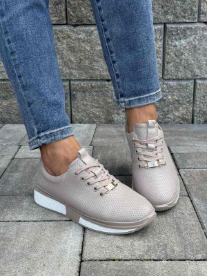 Skórzane beżowe sneakersy damskie Filippo DP6740 - Styl klasyczny