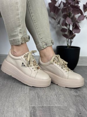 Beżowe skórzane sneakersy damskie na platformie Filippo Dp6382/24 - Styl klasyczny