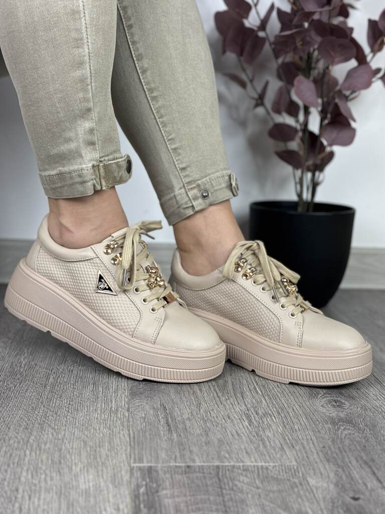 Beżowe skórzane sneakersy damskie na platformie Filippo Dp6382/24 - Styl klasyczny