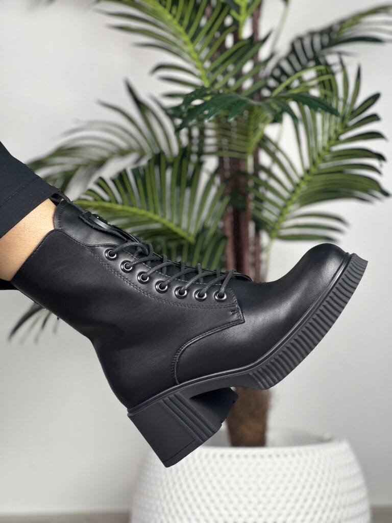 Skórzane botki damskie na klocku czarne Vinceza 66671 - Styl casualowy