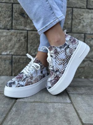 Koronkowe sneakersy damskie – Modne buty koronkowe T. Sokolski HEJ W503