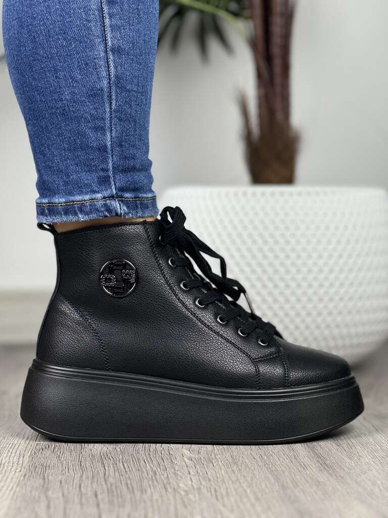 Czarne skórzane sneakersy na platformie Filippo DBT6338/24 - Do spodni