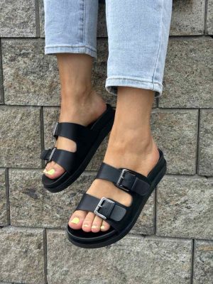 Czarne klapki damskie na platformie Evento 8520 - Styl casualowy