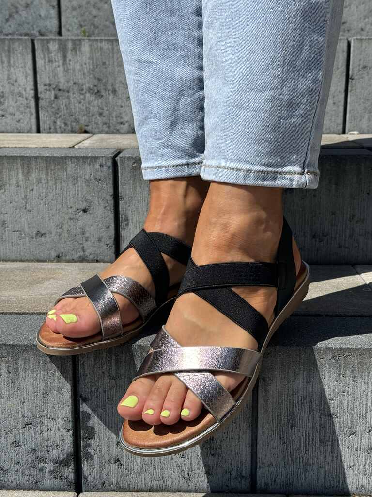 Srebrne sandały damskie na płaskim obcasie Vinceza 17380 - Styl casualowy