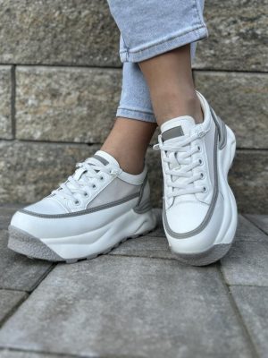 Sneakersy skórzane damskie – Wygodne buty sportowe na grubej podeszwie białe T.Sokolski - Styl miejski