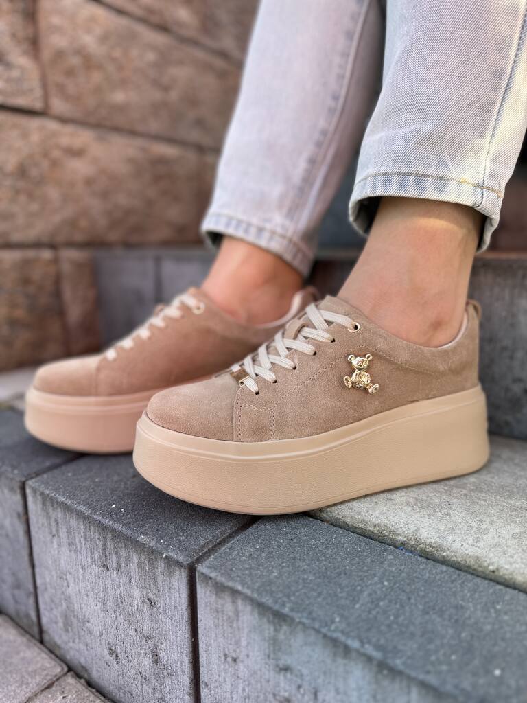 Beżowe skórzane sneakersy damskie Filippo DP6246/24 - Styl miejski