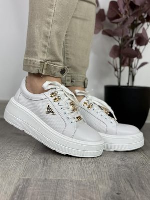Sneakersy damskie na grubym spodzie Filippo DP6382/24 biały - Styl klasyczny