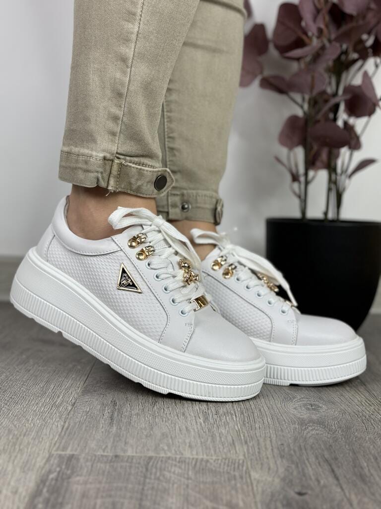 Sneakersy damskie na grubym spodzie Filippo DP6382/24 biały - Styl klasyczny