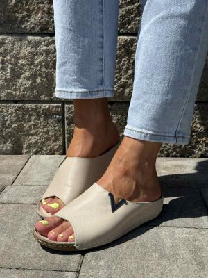 Szare skórzane klapki damskie Sokolski AMI L22-301 - Styl casualowy