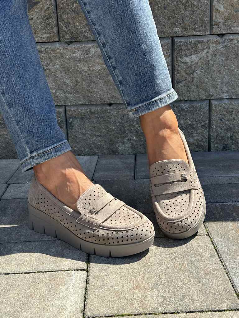 Ażurowe mokasyny damskie na koturnie khaki 12608 Potocki - Styl klasyczny