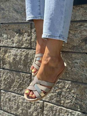 Wygodne złote klapki damskie Piccadilly 418082-10 - Styl casualowy