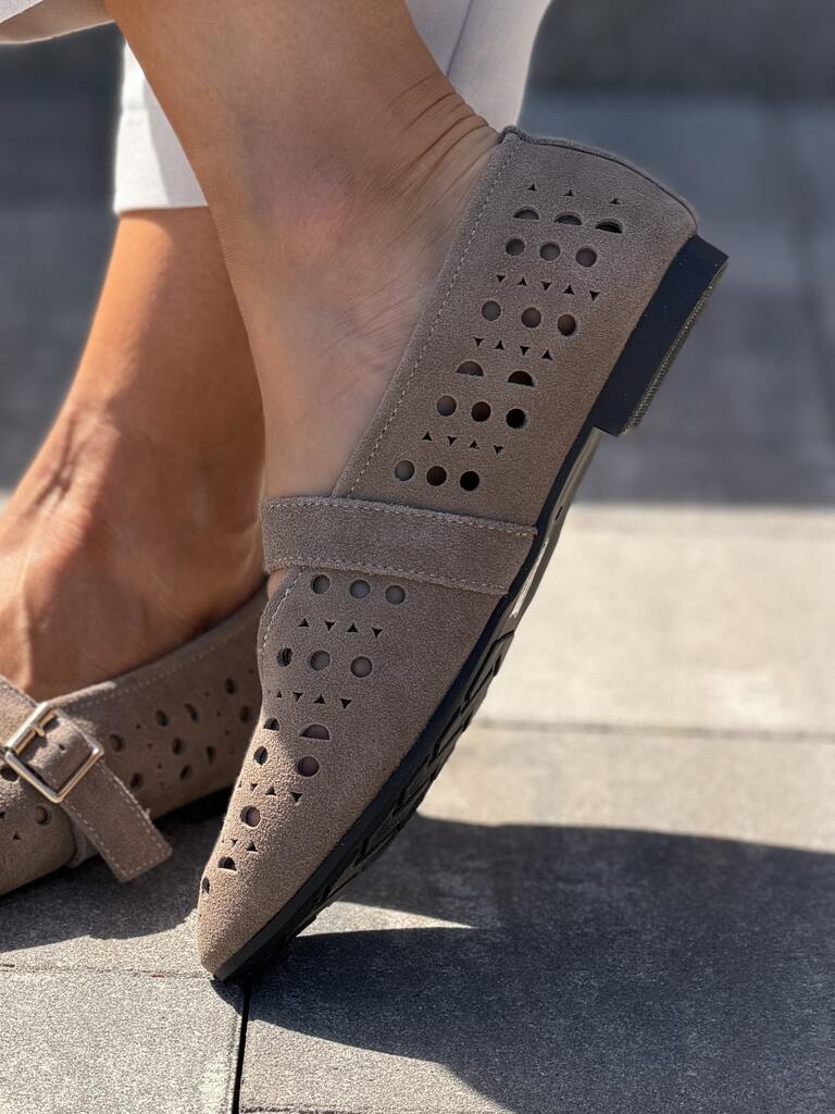 Skórzane ażurowe balerinki z zapięciem Filippo DP7875 Beżowe - Styl lekki