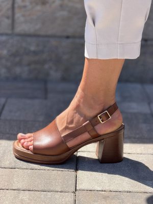 Złote sandały damskie skórzane na platformie FILIPPO DS7581 - Styl boho
