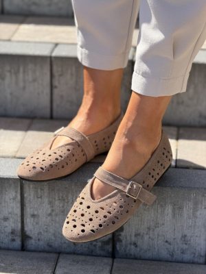 Skórzane ażurowe balerinki z zapięciem Filippo DP7875 Beżowe - Styl elegancki