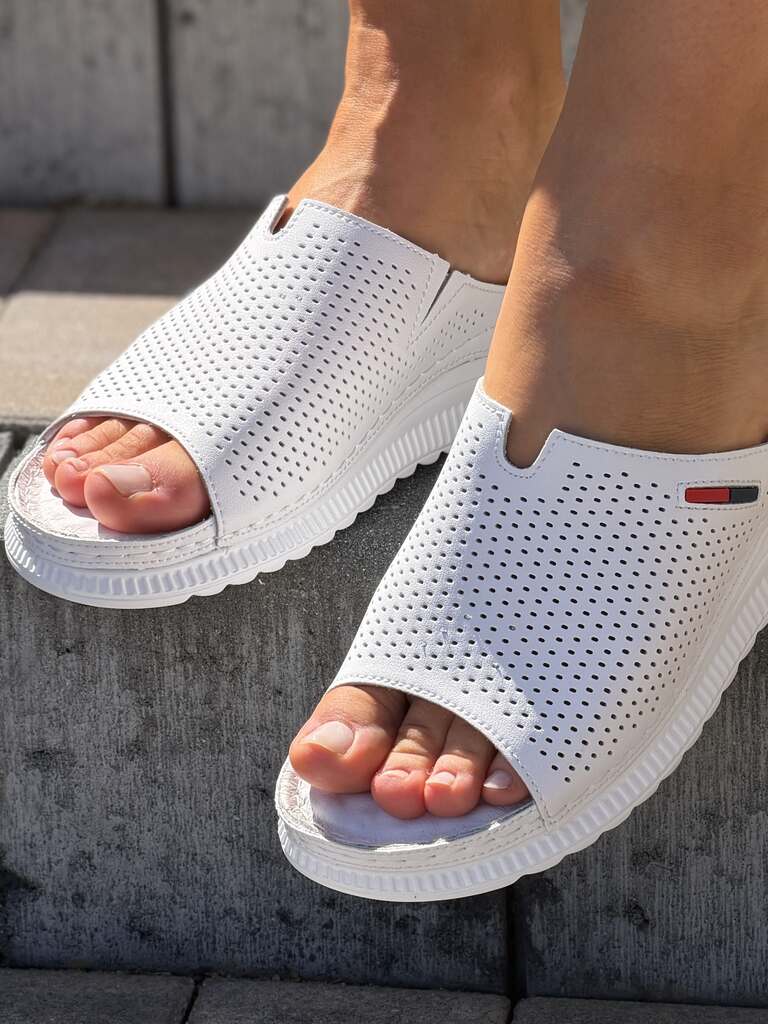 Złote skórzane sandały na koturnie Goodin XW-0001-1 - Styl casualowy