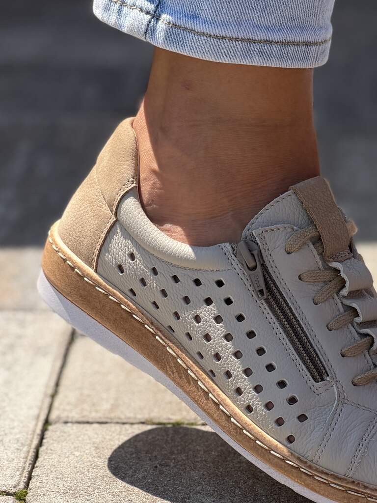 Beżowe półbuty damskie ażurowe WASAK 0688 - Styl premium