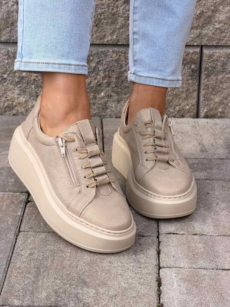 Beżowe skórzane sneakersy damskie na platformie Wasak 0710