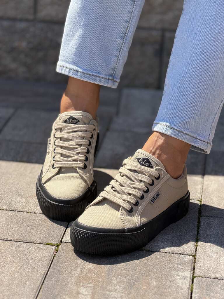 Beżowe trampki na grubej czarnej podeszwie Lee Copper 2721L - obrazek 3