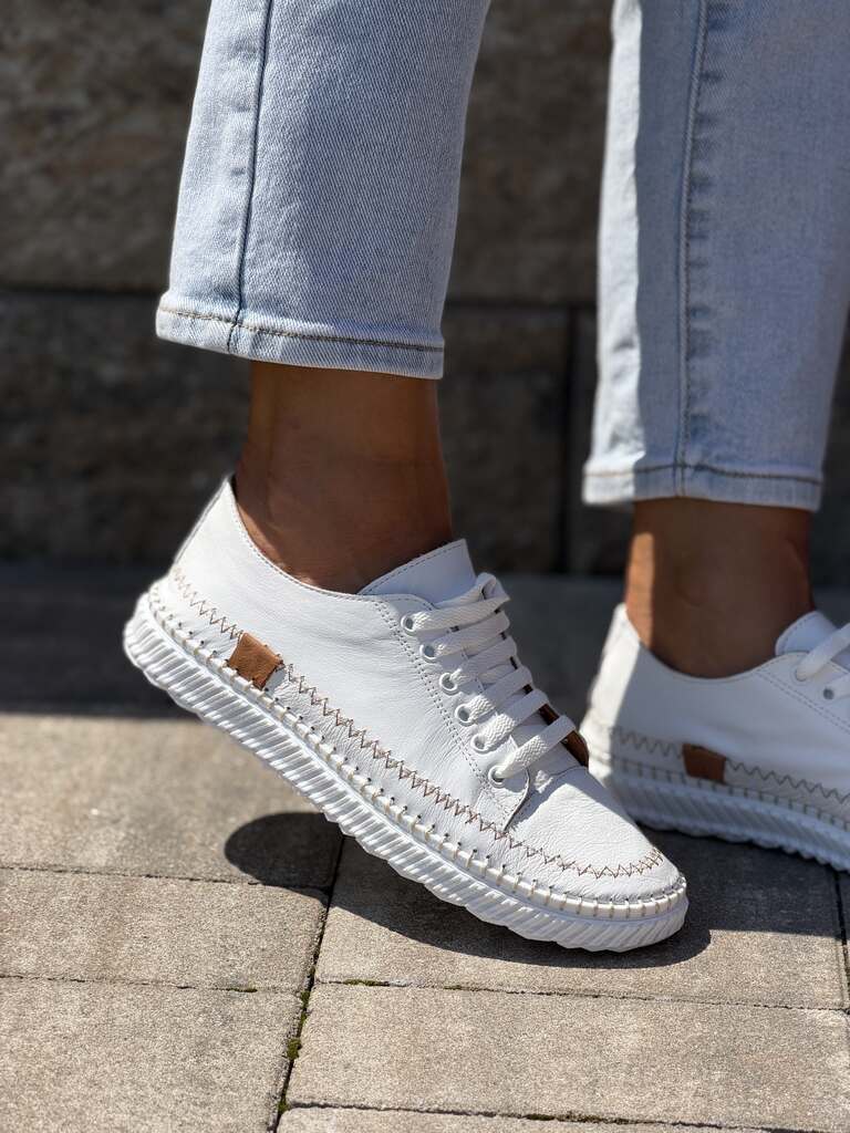 Brązowe komfortowe sneakersy damskie Piccadilly 938001 - Do sukienki