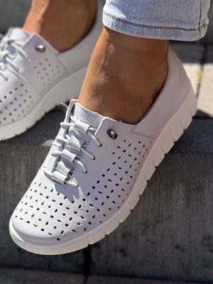 Białe półbuty damskie ze skóry naturalnej ażurowa cholewka WASAK 0810 - Do jeansów