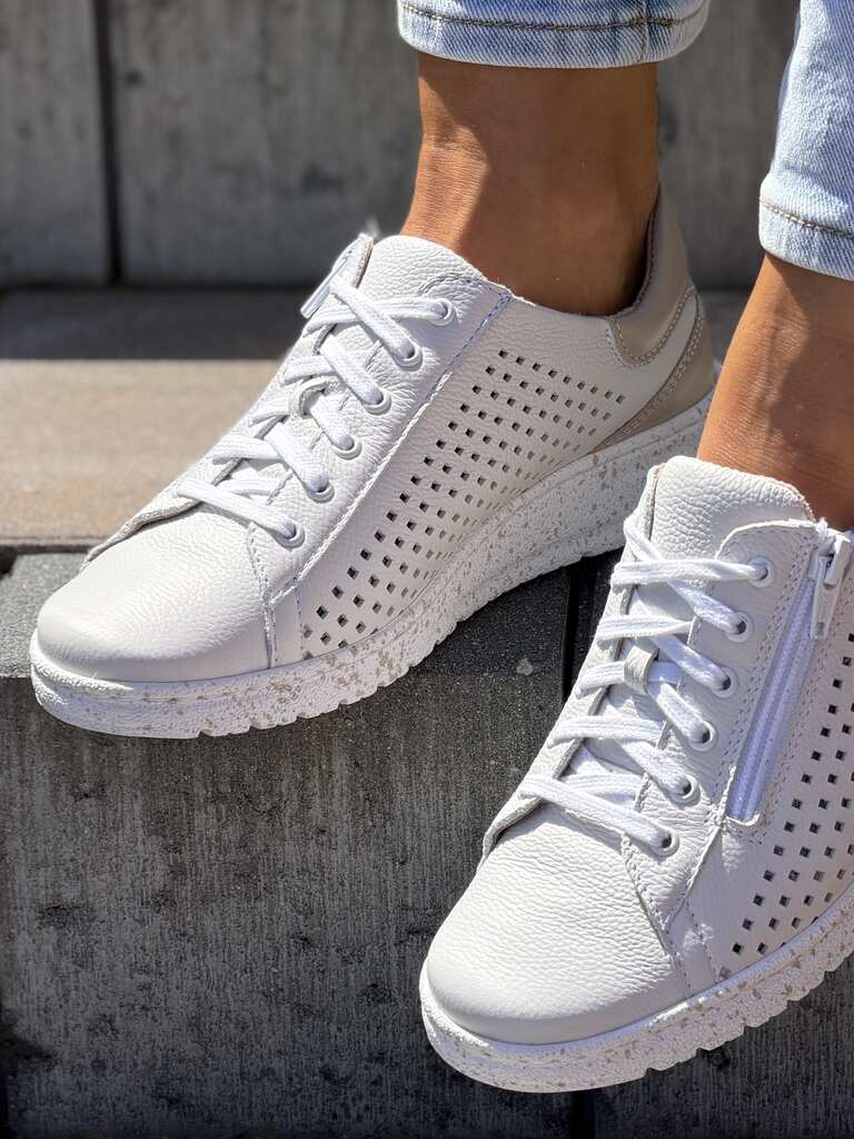 Białe półbuty damskie ze skóry naturalnej ażurowa cholewka WASAK 0810 - Styl premium