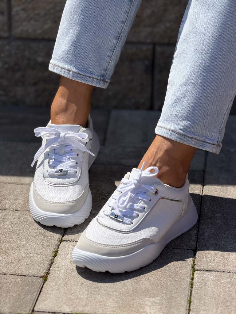 Białe lekkie sneakersy damskie Piccadilly 939018-1 - Styl casualowy