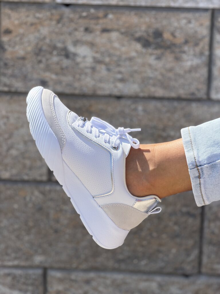 Białe lekkie sneakersy damskie Piccadilly 939018-1 - Na lato