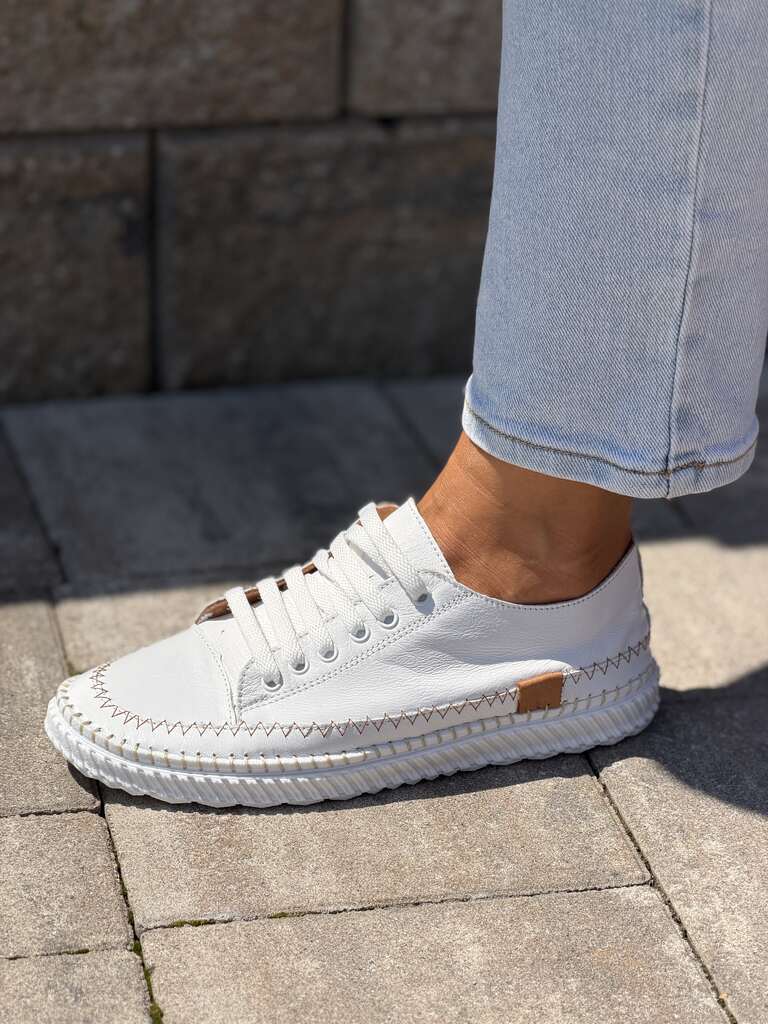 Brązowe komfortowe sneakersy damskie Piccadilly 938001 - Do spodni