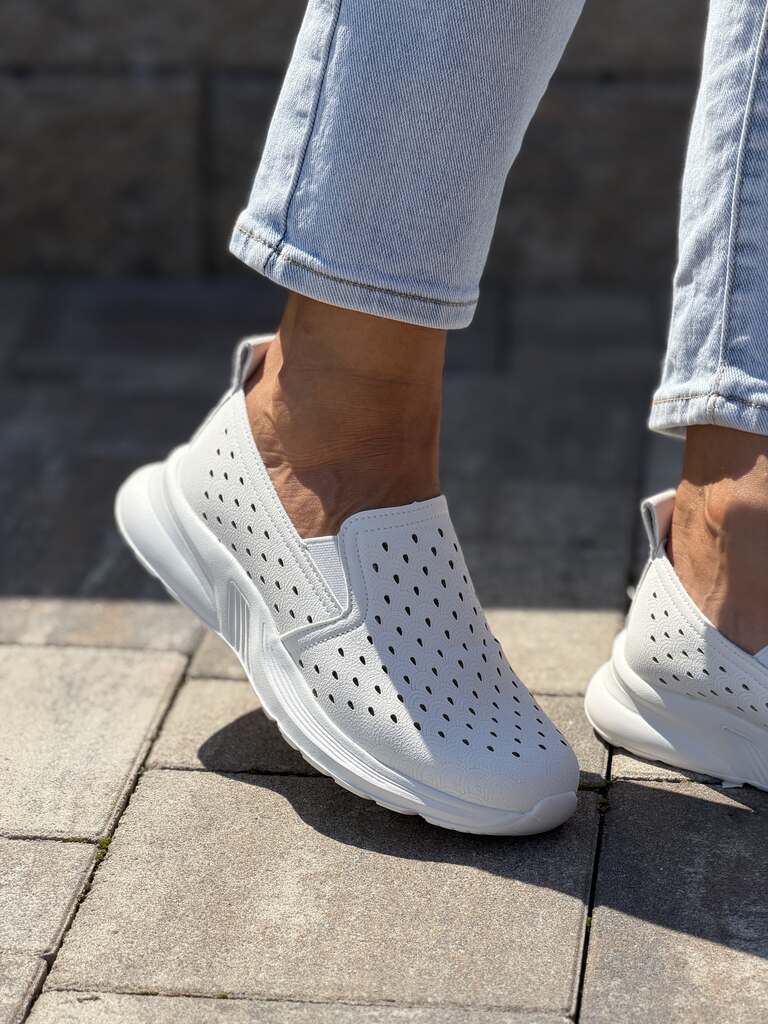Wsuwane półbuty damskie ażurowa cholewka News 26PB30-210 - Styl miejski