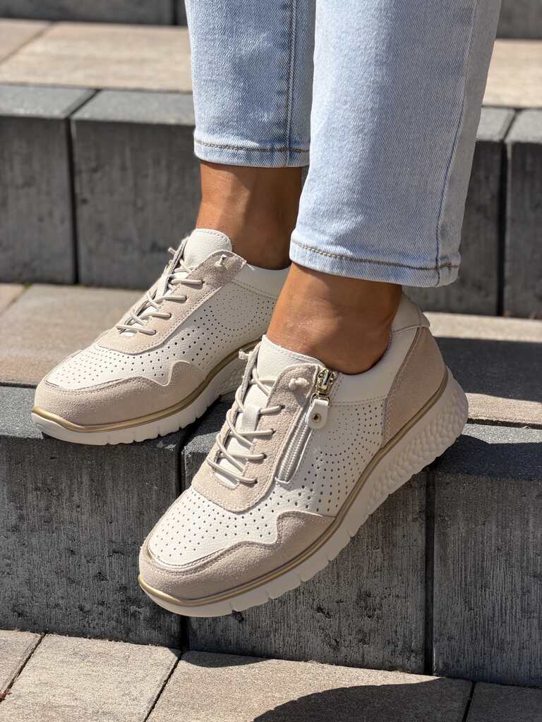 Skórzane białe sneakersy na koturnie Filippo DP7605/26 - Do spodni
