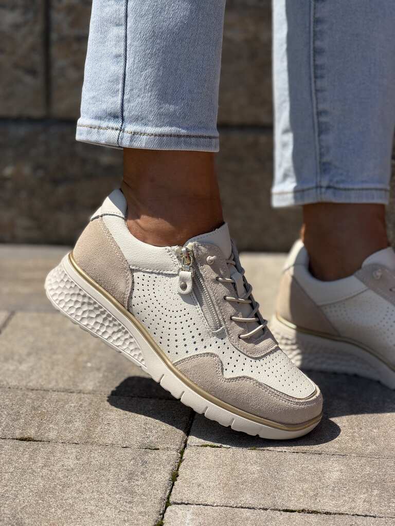Skórzane białe sneakersy na koturnie Filippo DP7605/26 - Styl casualowy