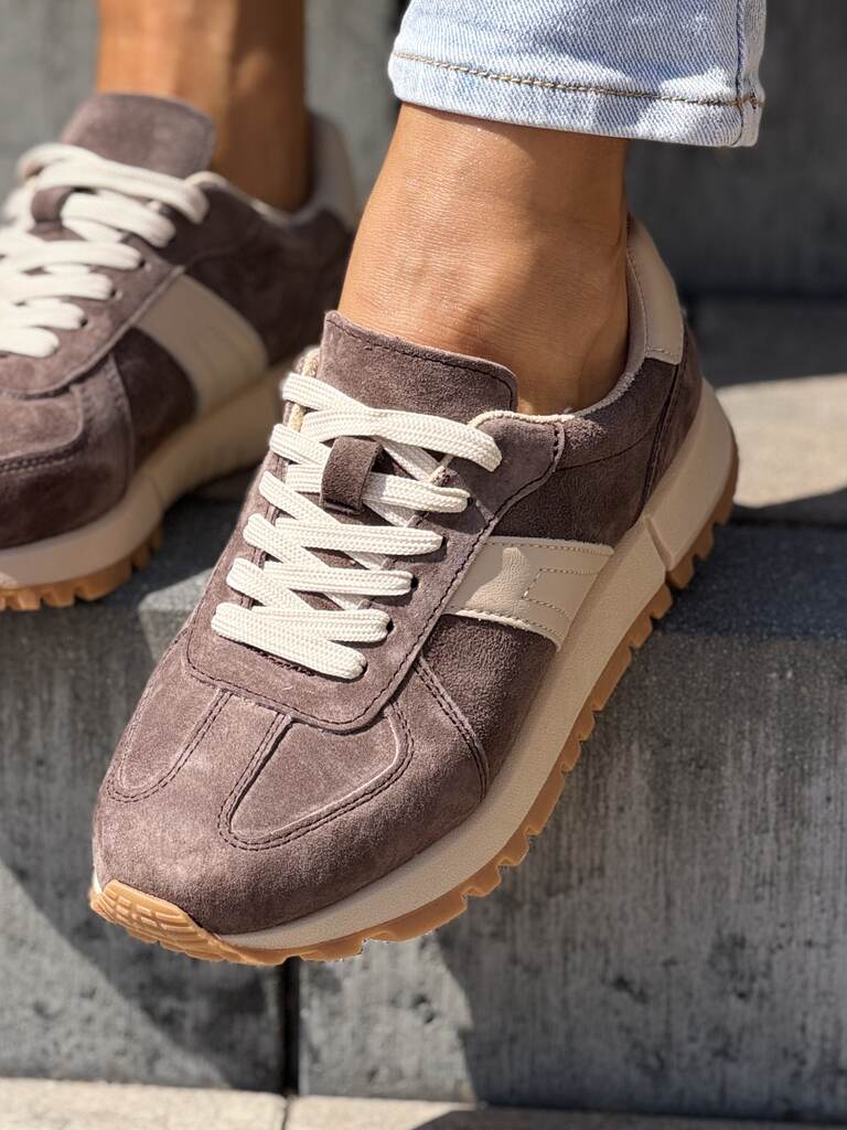 Brązowe sneakersy damskie skórzane na platformie Vinceza 93219 - Do spodni