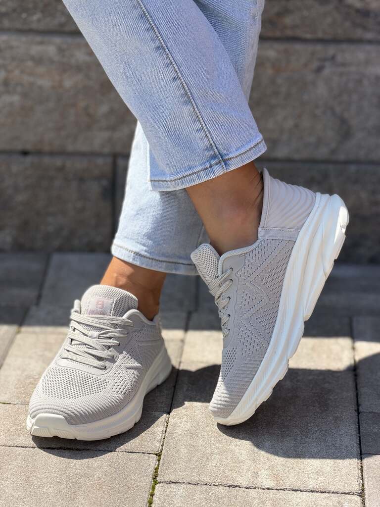 Beżowe buty sportowe damskie siatkowe McBraun 9898 - Styl sportowy