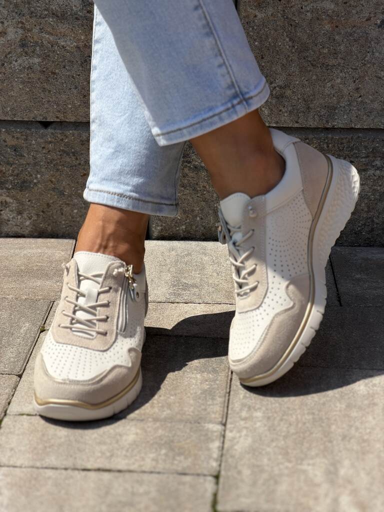Skórzane białe sneakersy na koturnie Filippo DP7605/26 - Na lato