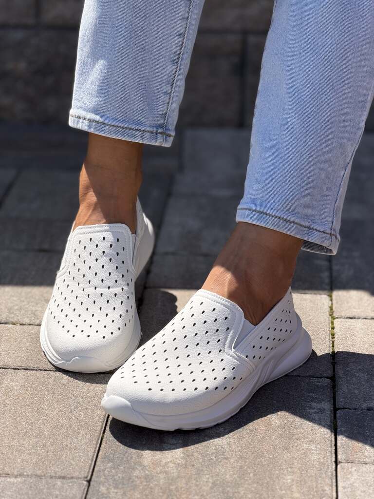 Wsuwane półbuty damskie ażurowa cholewka News 26PB30-210 - Styl casualowy