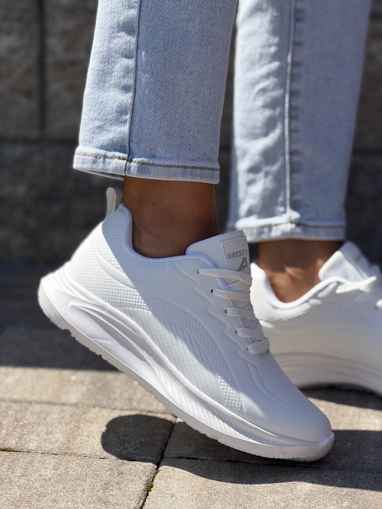 Białe lekkie buty sportowe damskie American Club FH79