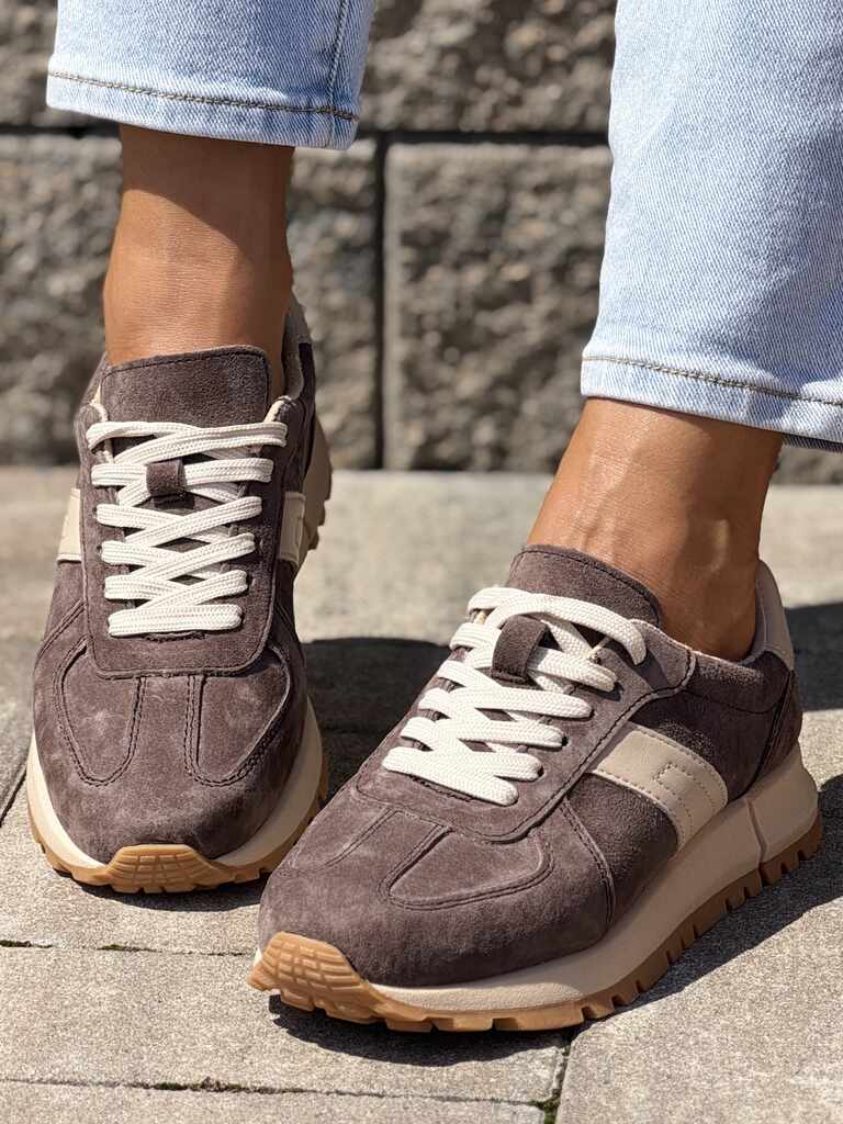 Brązowe sneakersy damskie skórzane na platformie Vinceza 93219 - Na wiosnę