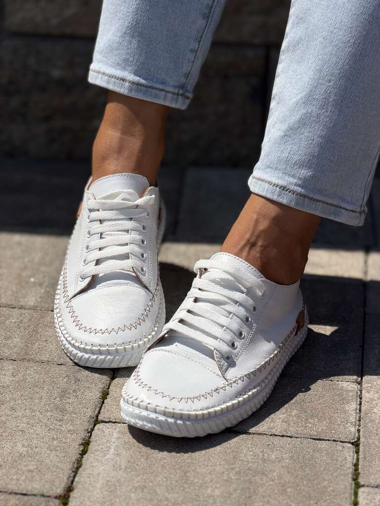Brązowe komfortowe sneakersy damskie Piccadilly 938001 - Styl klasyczny