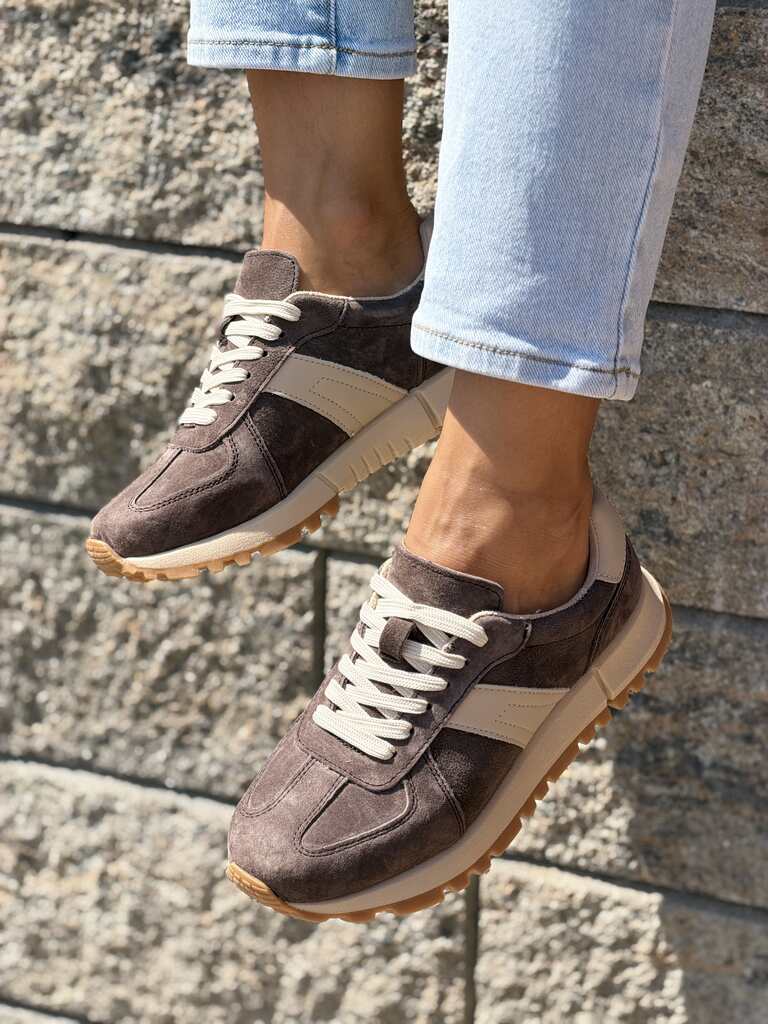 Brązowe sneakersy damskie skórzane na platformie Vinceza 93219 - Styl casualowy