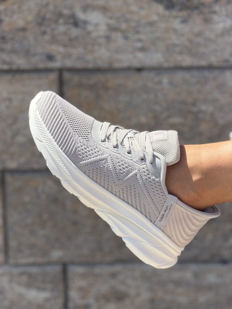 Beżowe buty sportowe damskie siatkowe McBraun 9898 - Na wiosnę