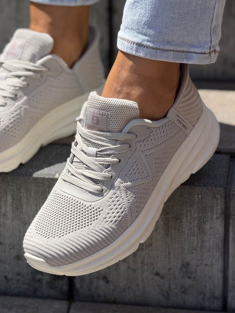 Beżowe buty sportowe damskie siatkowe McBraun 9898 - Do jeansów