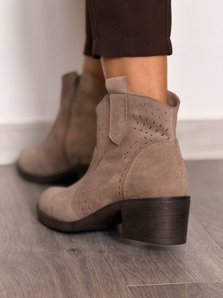 Beżowe ażurowe skórzane botki na słupku Wasak 0803 - Styl boho