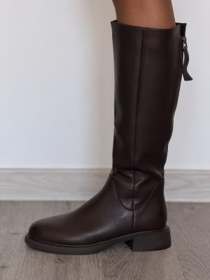 Brązowe skórzane kozaki na płaskim obcasie D&A 1036 - Styl elegancki